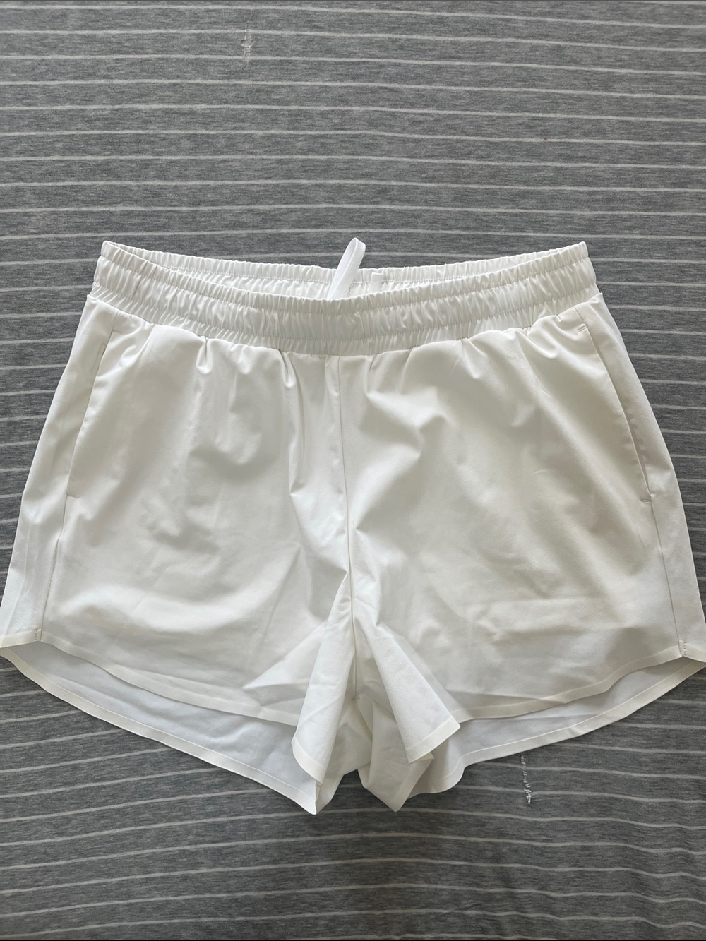 NWOT Uniqlo Ultra Stretch Active Shorts size m